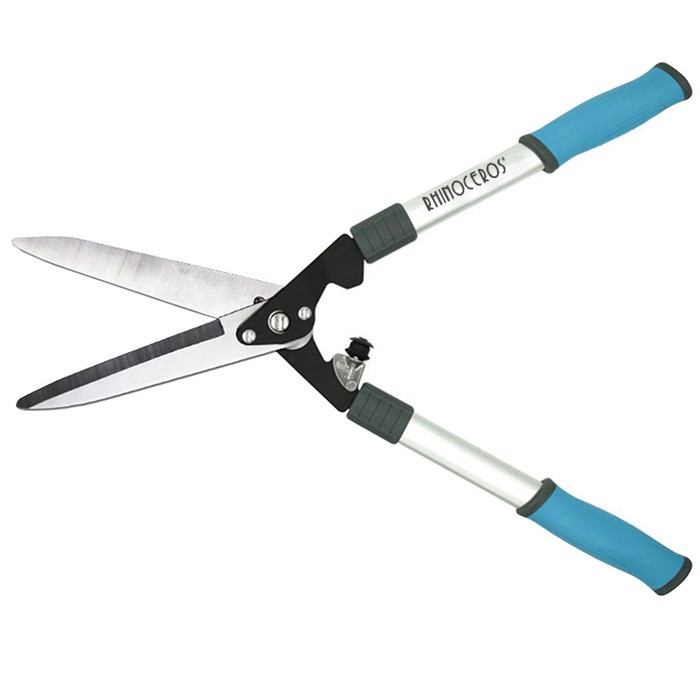 정원 도구 사용 - 높은 가지 가위 및 높은 가지 톱