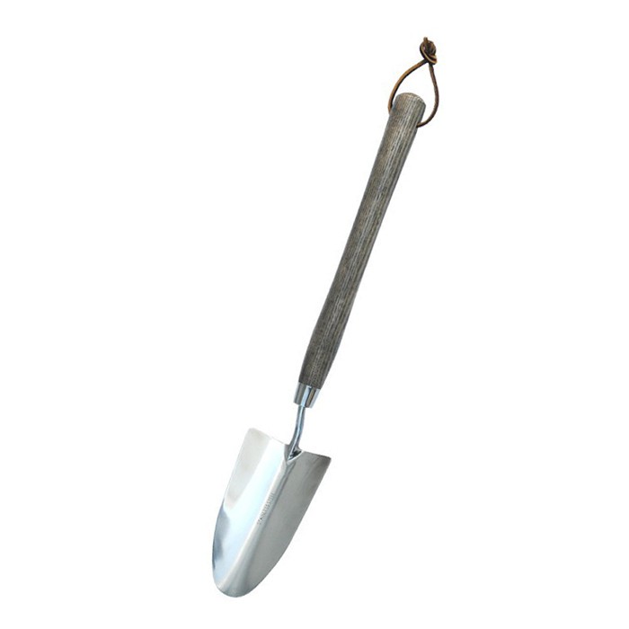 긴 손잡이가 있는 정원 흙손
