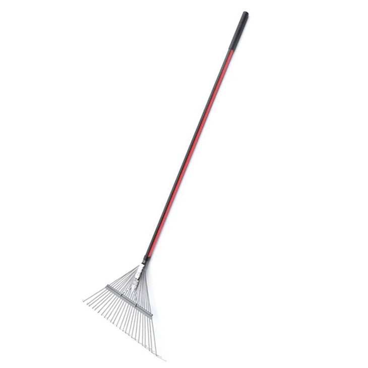 잔디와 잎 갈퀴